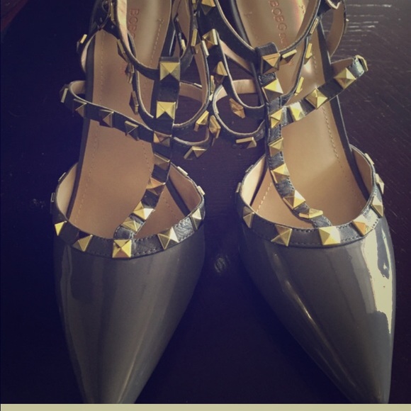 BCBGeneration Rockstud pumps