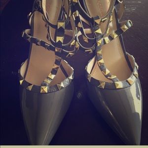 BCBGeneration Rockstud pumps