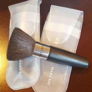 MK mineral powder foundation brush