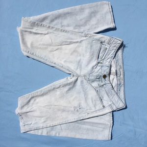 SOLD Light Wash American Eagle Jeans