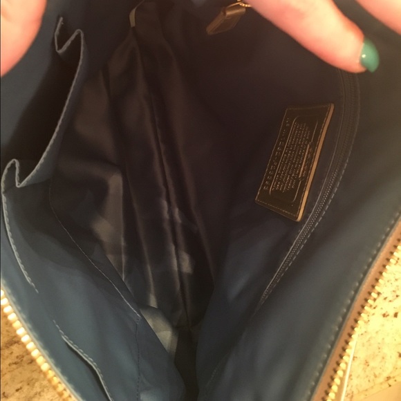 Authentic Coach Purse /cross body NWOT - Picture 3 of 3