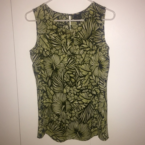 Floral Sleeveless Blouse