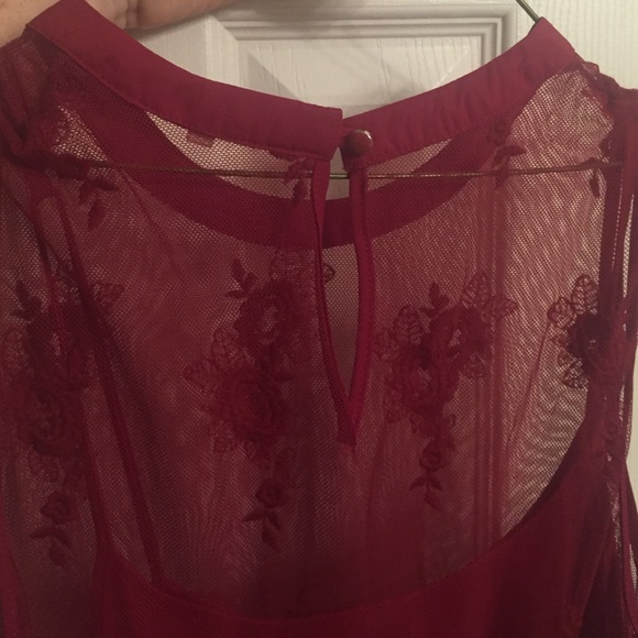 Red lace Bleuh Ciel - Picture 2 of 3