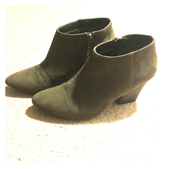 Olive short boots in size 7