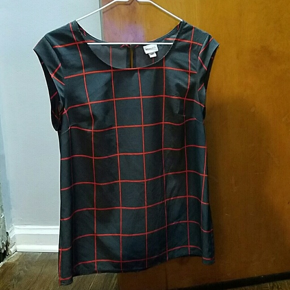 Red/grey pattern Blouse - Picture 2 of 3
