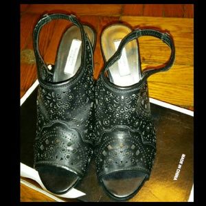 Simply Vera Vera Wang wedges