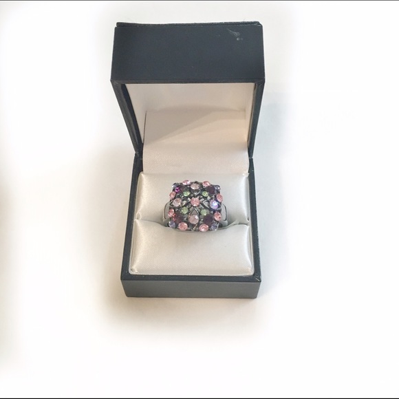 Jewelry - Ring