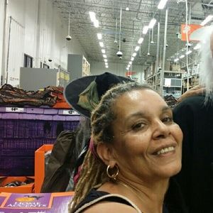 Meet your Posher, Hilda