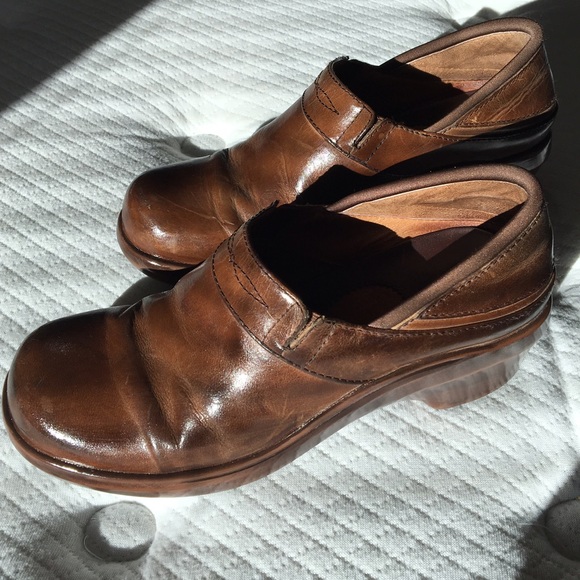 Ariat clogs light brown