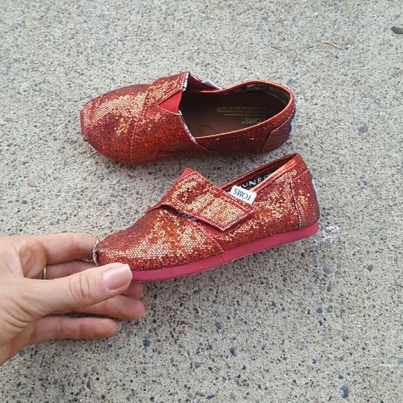 Little kids glitter toms