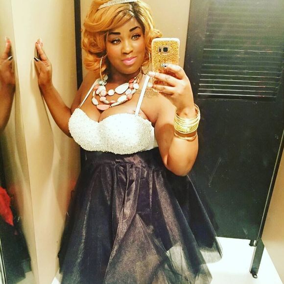 Meet your Posher, Tiffany - Picture 1 of 1