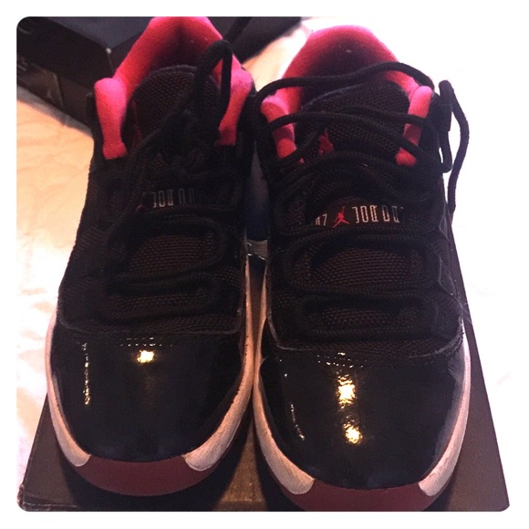 Unisex JORDAN 11 RETRO LOW sneakers