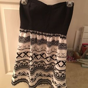Hurley strapless black and white dress small new