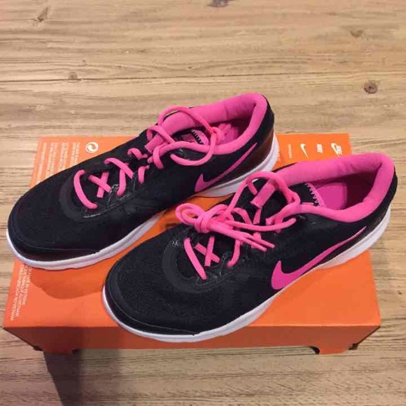 il 44% delle scarpe nike nuove dimensioni delle maglie poshmark blackpink 7 tr2 signore il 44% delle scarpe nike nuove dimensioni delle maglie poshmark blackpink 7 tr2 signore
