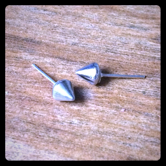 🍂Silver Spike Stud Earrings