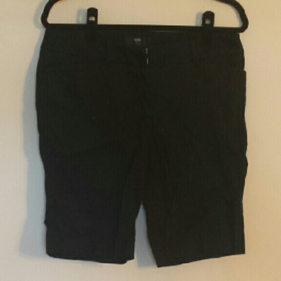 Mossimo black Bermuda shorts - Picture 1 of 1