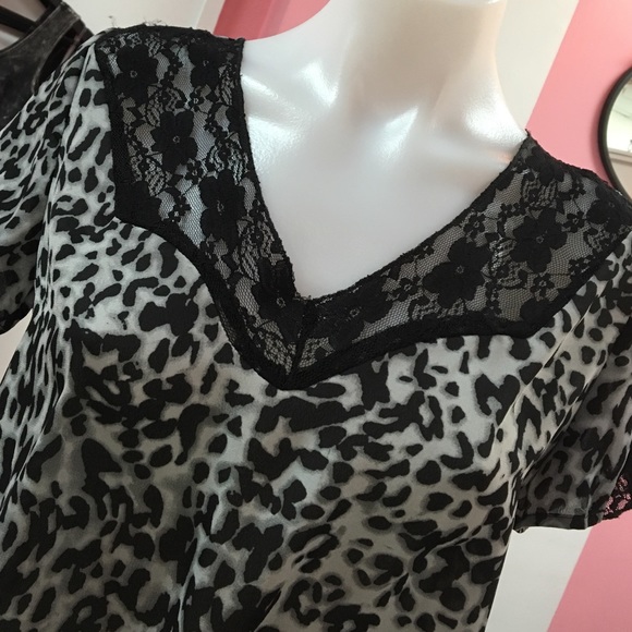 NEW Grey Cheetah Print Romper - Picture 2 of 4