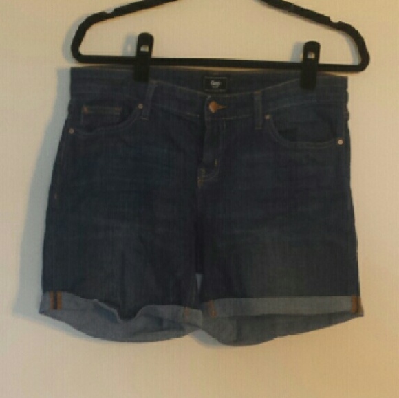 Gap medium high waisted Jean shorts size 8