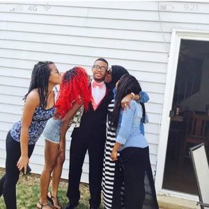 Meet your Posher, Lloyd