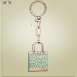 Michael Kors XI lock charm🔑🔑🔑