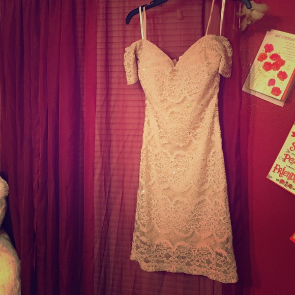 Only wore it for a special event 🌾 - Picture 1 of 4