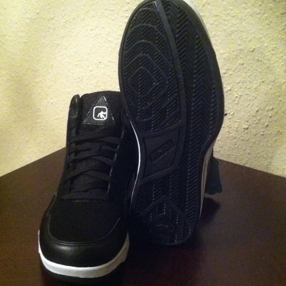 SNEAKERS - Picture 3 of 4