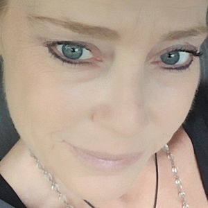 Meet your Posher, Eve