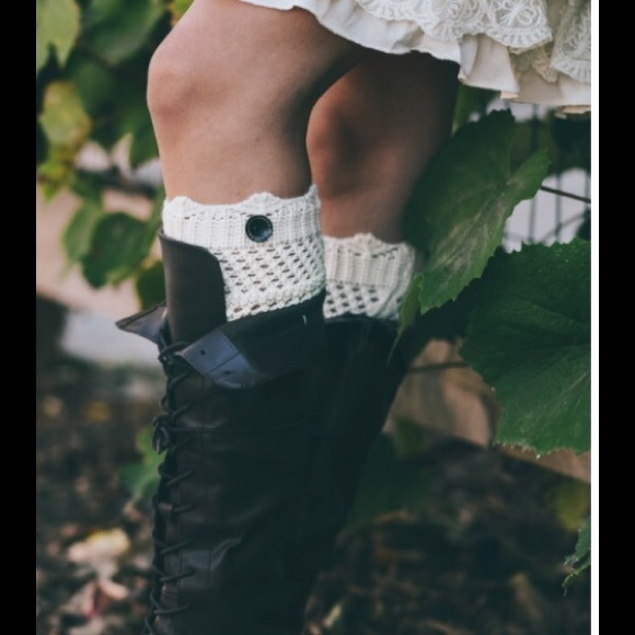 WINTER WHITE BOOT TOPPERS - Picture 5 of 5