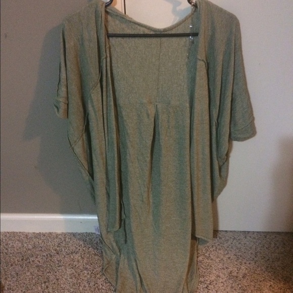 Green kimono type cardigan