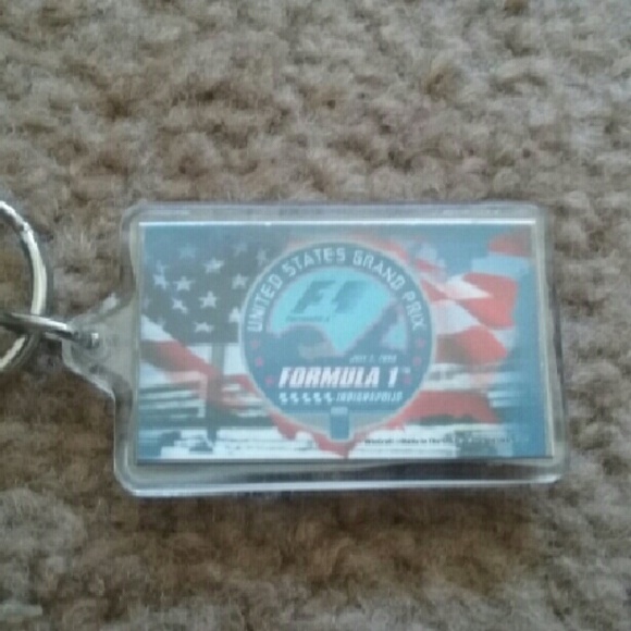 Formula 1 key chain - Picture 3 of 4