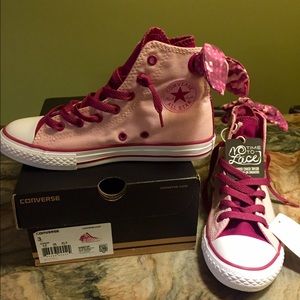 Converse Chuck Taylor with bow back, pink color