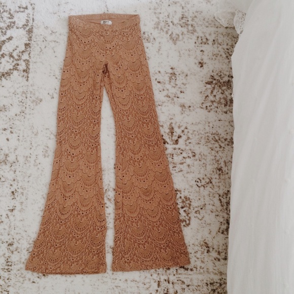 Nightcap Spanish Lace Bells - Picture 3 of 4