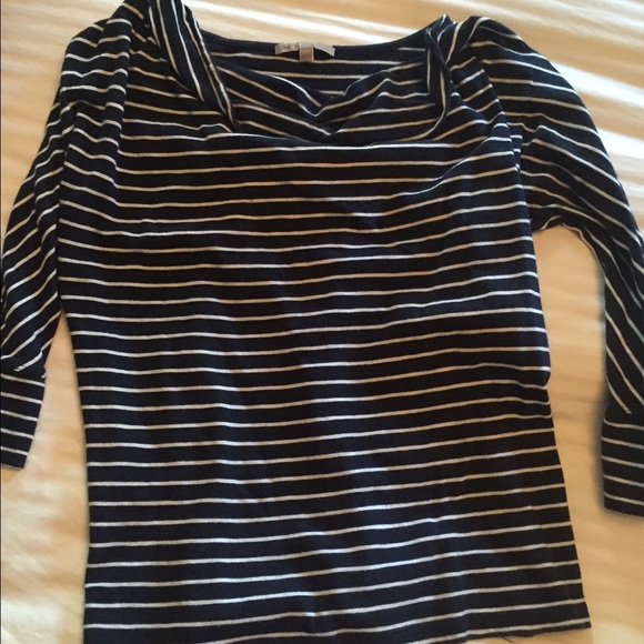 Gap navy with white stripes 3/4 sleeve top.