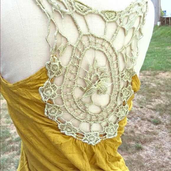 Green lace open back tank top - Picture 1 of 2
