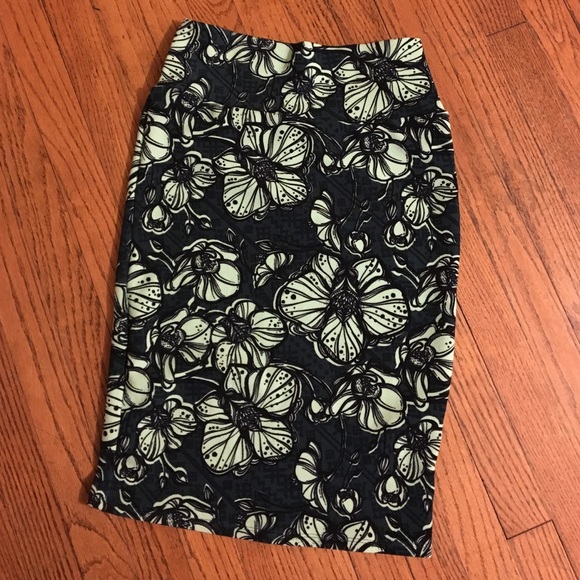 LuLaRoe Cassie Skirt