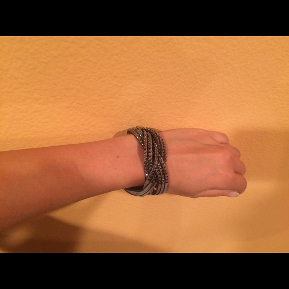 Bundle- 2 Cuff Bracelets - Picture 2 of 4