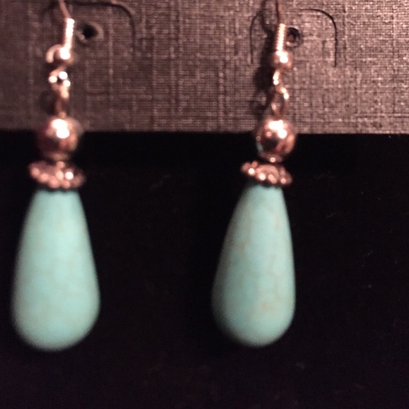 Earrings - Picture 2 of 3