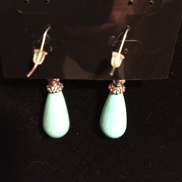 Earrings - Picture 3 of 3