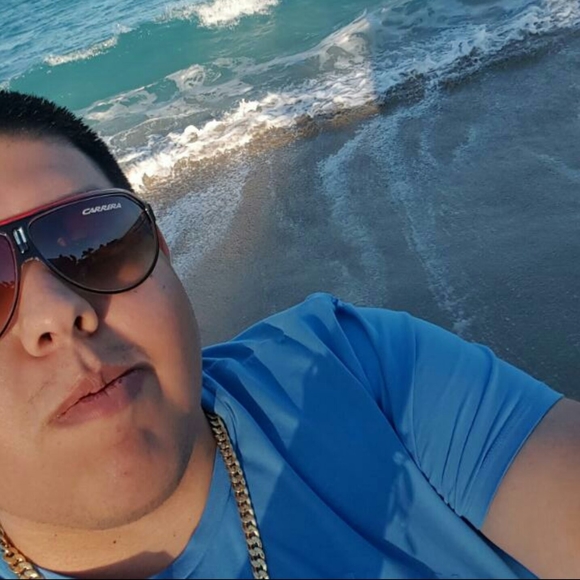 Meet your Posher, Mauricio - Picture 1 of 1