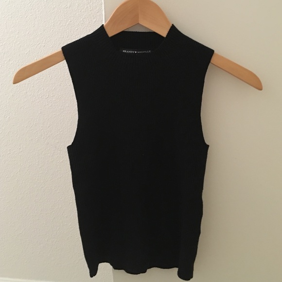 ✨price firm✨bandy melville knit top (one size)