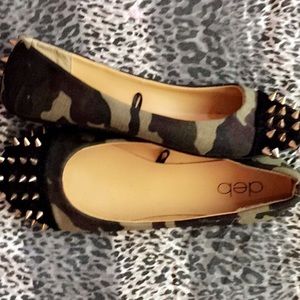 Spiked camo flats