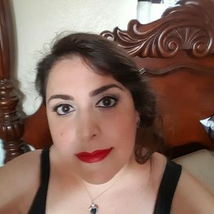 Meet your Posher, Lizbeth