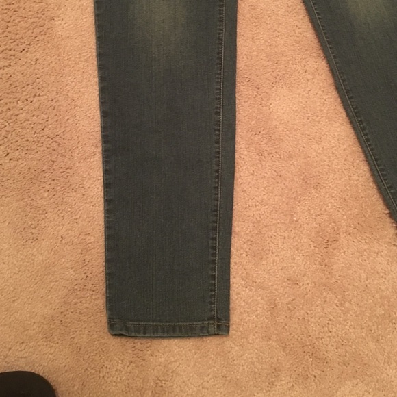 Jeans - Picture 3 of 4