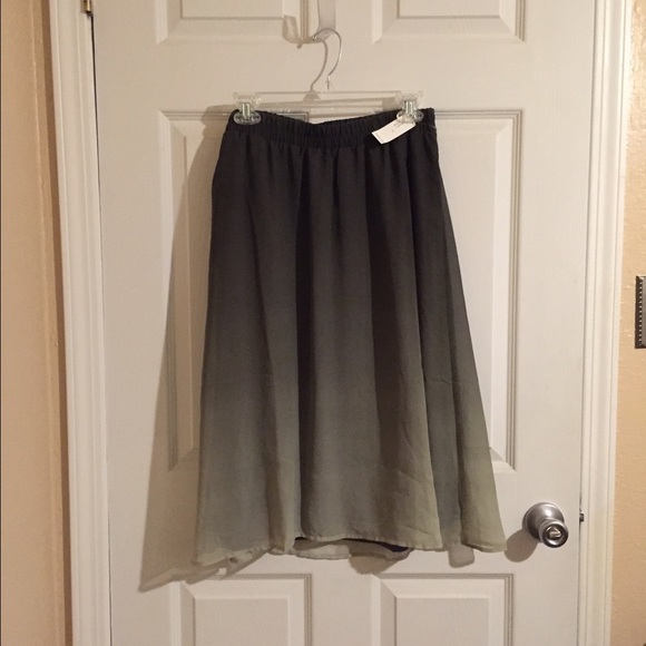 Olive green ombré Old Navy skirt
