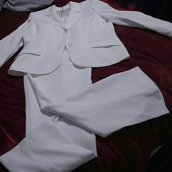 White 2 piece pant suit