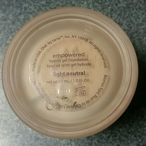 Tarte gel hybrid in light neutral