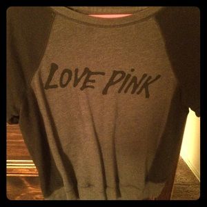 Vs Love pink Tee *xs but fits a medium* ☺️