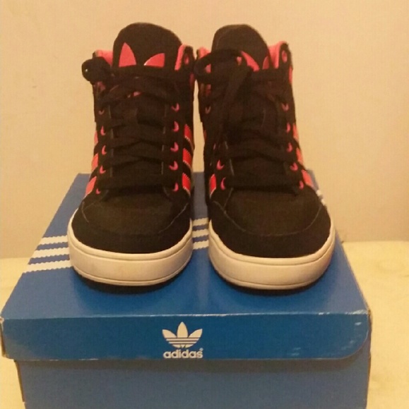 Adidas - Picture 3 of 4