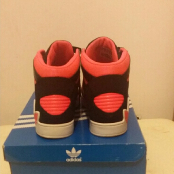 Adidas - Picture 4 of 4