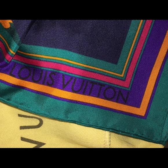 Nwt Louis Vuitton silk giraffe scarf - Picture 3 of 4
